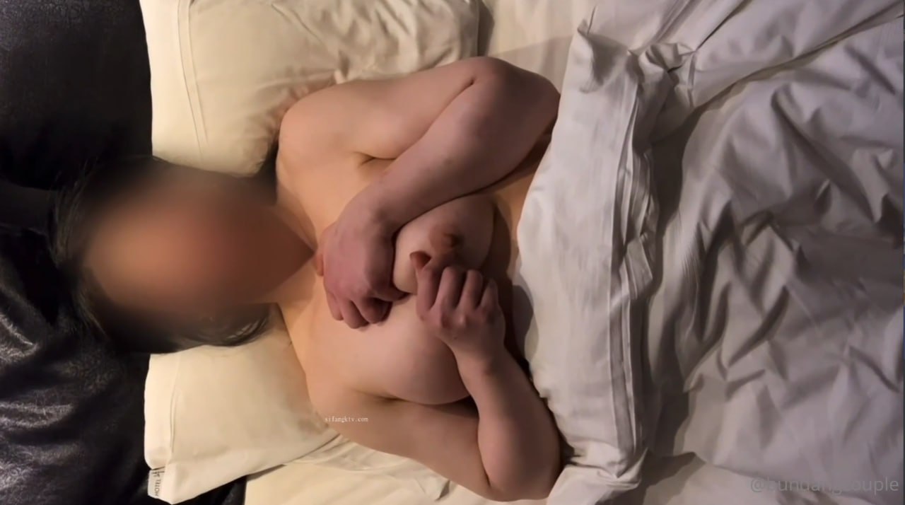 MOGI-102 【中出し了承！】ヤリ盛りオマ○コから精子ダラ～リ！乃●坂にいそうな美少女ひなちゃんとついに実現